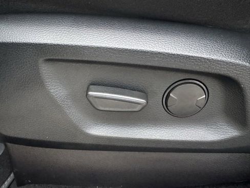 Used 2019 Ford Ranger Lariat w/ Equipment Group 501A Mid image 8