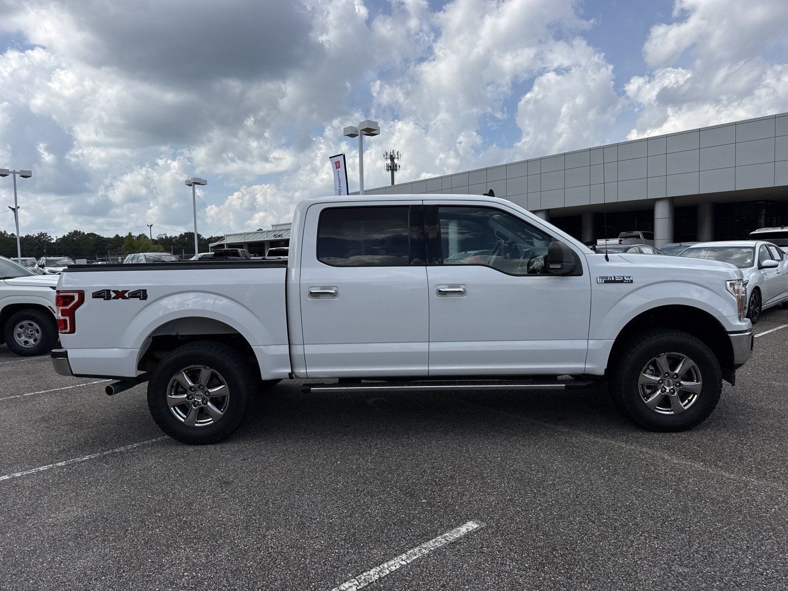 Used 2020 Ford F150 XLT w/ Equipment Group 302A Luxury AWD/4WD image 2