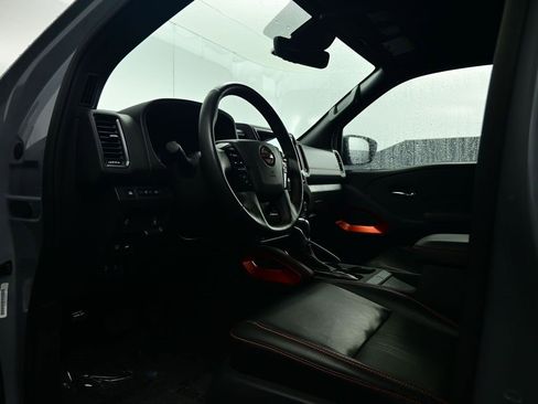Used 2024 Nissan Frontier PRO-4X w/ Pro Premium Package image 19