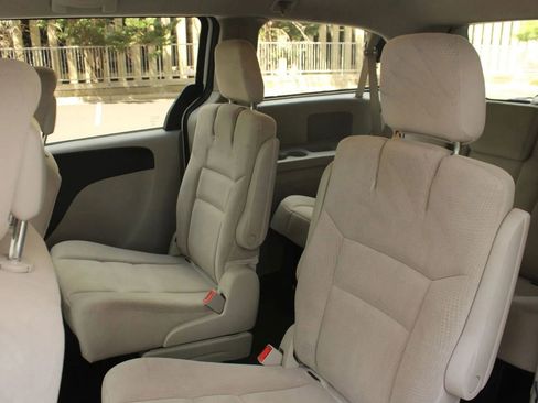 Used 2016 Dodge Grand Caravan SE w/ Quick Order Package 29E SE FWD image 34