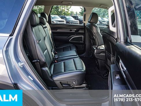 Used 2024 Kia Telluride LX FWD image 23