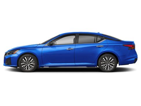 Used 2025 Nissan Altima 2.5 SV FWD image 3