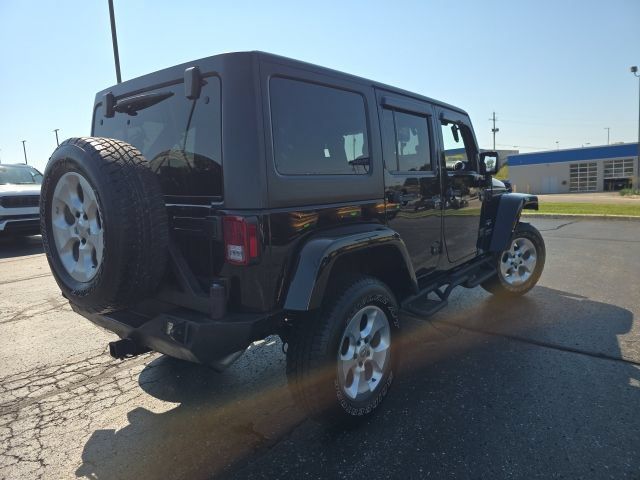Used 2016 Jeep Wrangler Unlimited Sahara w/ Dual Top Group AWD/4WD image 7