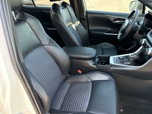 Used 2023 Toyota RAV4 XSE AWD/4WD image 18