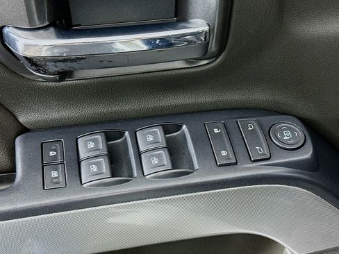 Used 2018 Chevrolet Silverado 1500 LT w/ Texas Edition AWD/4WD image 19