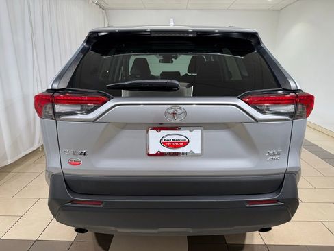 Used 2021 Toyota RAV4 XLE Premium AWD/4WD image 4