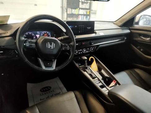 Used 2025 Honda Accord Touring image 5