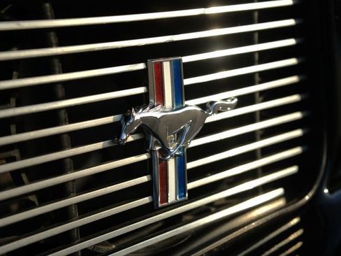 Used 2006 Ford Mustang GT Premium image 32