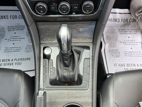 Used 2018 Volkswagen Passat 2.0T SE image 47