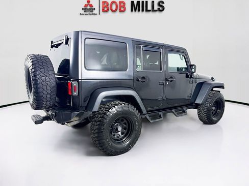 Used 2017 Jeep Wrangler Unlimited Rubicon w/ Dual Top Group AWD/4WD image 7