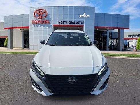 Used 2023 Nissan Altima 2.5 SR FWD image 3