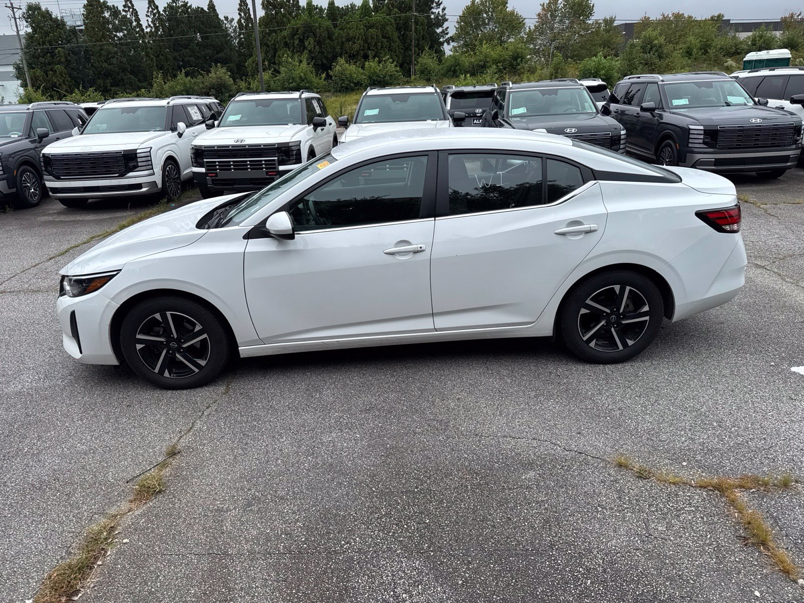 Used 2024 Nissan Sentra SV FWD image 2