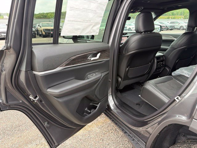 New 2026 Jeep Grand Cherokee Altitude AWD/4WD image 10