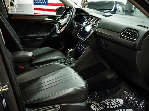 Used 2024 Volkswagen Tiguan SE image 15