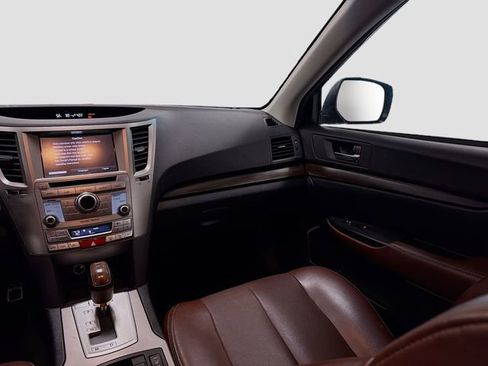 Used 2014 Subaru Outback 3.6R Limited image 22