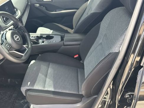Used 2023 Nissan Rogue SV FWD image 16
