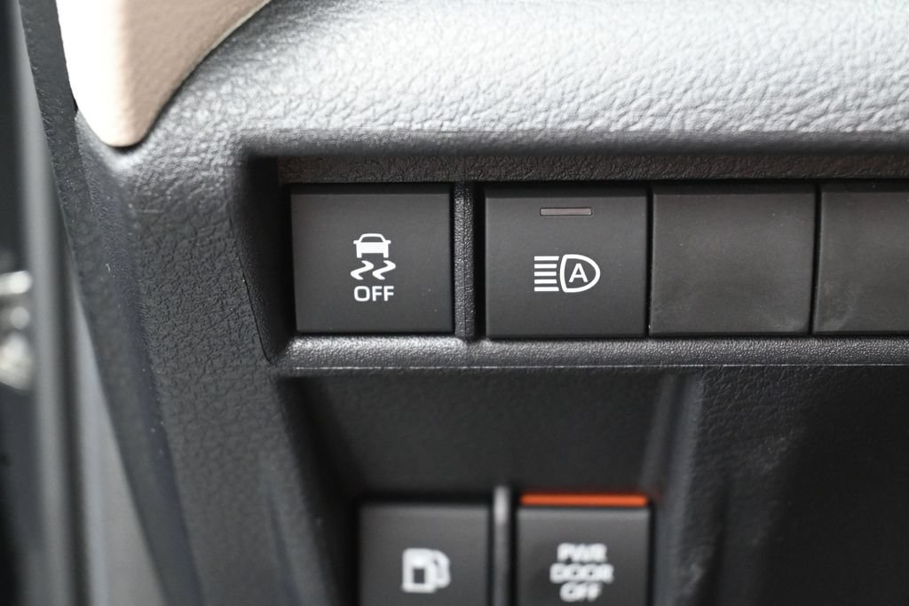 Used 2026 Toyota Sienna Limited FWD image 16