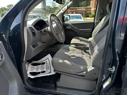 Used 2020 Nissan Frontier SV AWD/4WD image 11