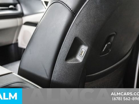 Used 2024 Kia Carnival LX image 40