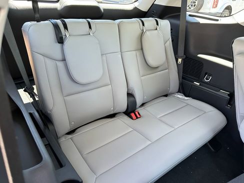 New 2026 Ford Explorer Active w/ Active Comfort Package RWD image 20