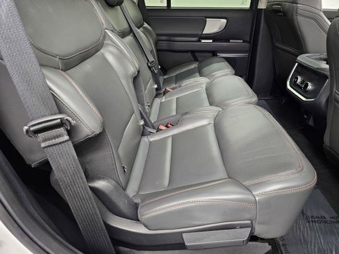 Used 2025 Ford Expedition Active AWD/4WD image 24