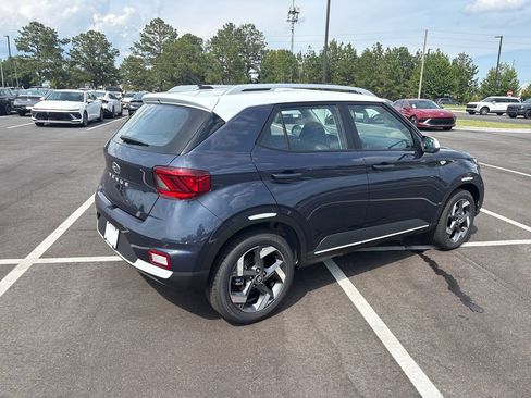 New 2026 Hyundai Venue SEL FWD image 29