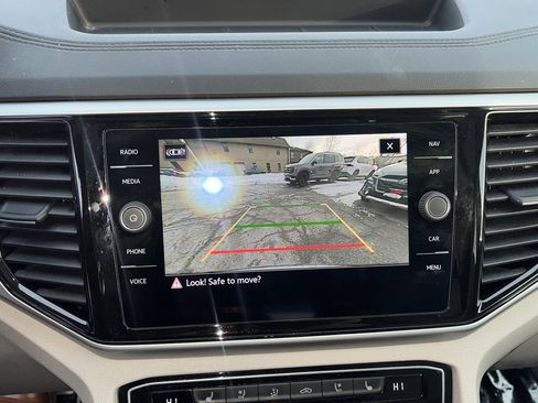 Used 2022 Volkswagen Atlas SEL Premium image 27