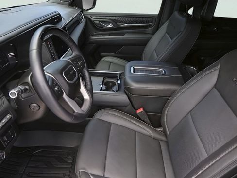 Used 2024 GMC Yukon Denali w/ Denali Reserve Package AWD/4WD image 32