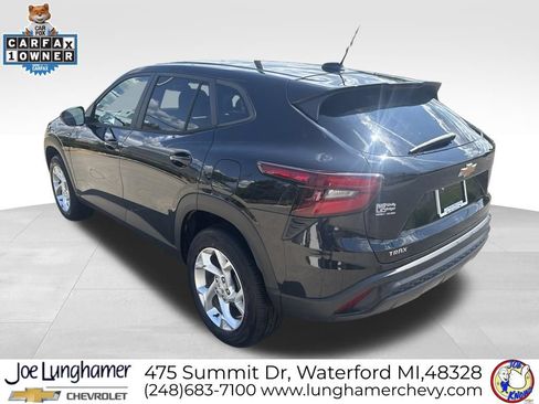 Used 2024 Chevrolet Trax LS w/ LS Convenience Package FWD image 6