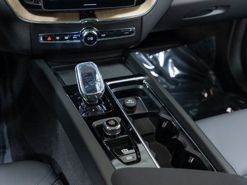 New 2026 Volvo XC60 B5 Plus AWD/4WD image 20