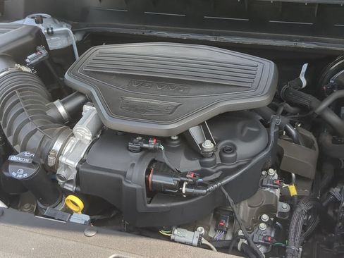 Used 2022 Cadillac XT6 Premium Luxury w/ Technology Package FWD image 31