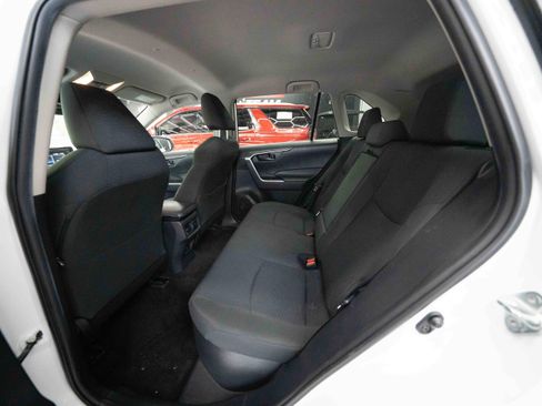 Used 2019 Toyota RAV4 LE w/ Carpet Mat Package AWD/4WD image 23