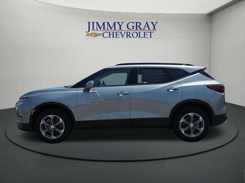 New 2026 Chevrolet Blazer LT w/ Convenience Package FWD image 2