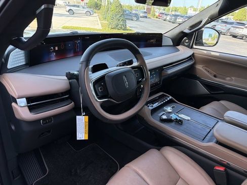 New 2026 Lincoln Navigator L Black Label AWD/4WD image 14