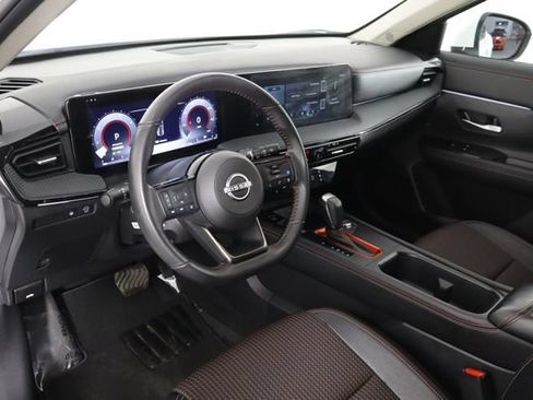 Used 2025 Nissan Kicks SR FWD image 24