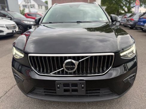 Used 2023 Volvo XC40 B5 Plus AWD/4WD image 2