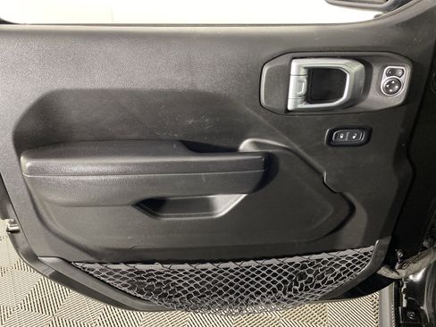 Used 2024 Jeep Wrangler Unlimited AWD/4WD image 13