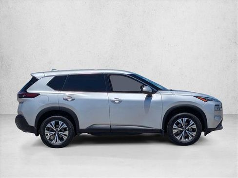 Used 2021 Nissan Rogue SV FWD image 4