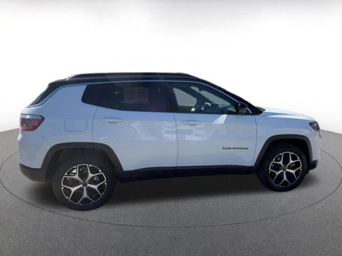 Used 2025 Jeep Compass Limited image 16