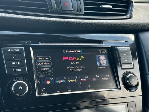 Used 2019 Nissan Rogue SV image 18