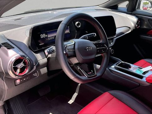 Used 2025 Chevrolet Equinox EV RS FWD image 17