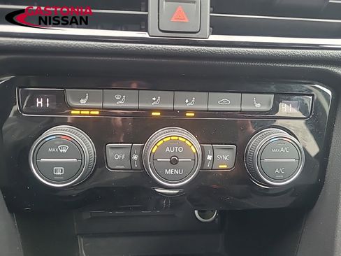 Used 2024 Volkswagen Taos SE image 41