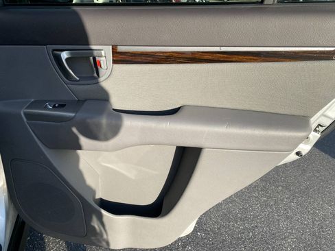 Used 2011 Hyundai Santa Fe GLS FWD image 28