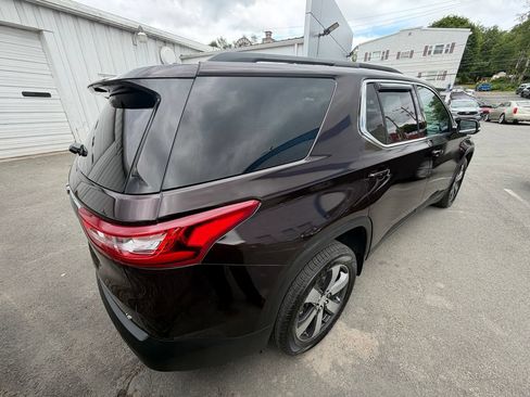 Used 2021 Chevrolet Traverse LT w/ LT Premium Package FWD image 5