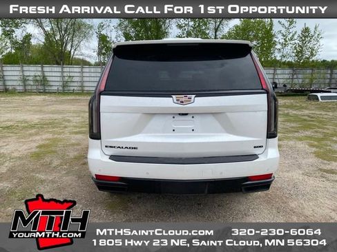 Used 2021 Cadillac Escalade ESV Sport w/ Heavy-Duty Trailer Package AWD/4WD image 7