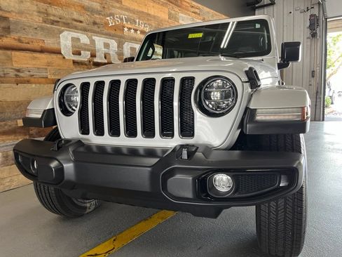 Used 2022 Jeep Wrangler Unlimited Sahara AWD/4WD image 61