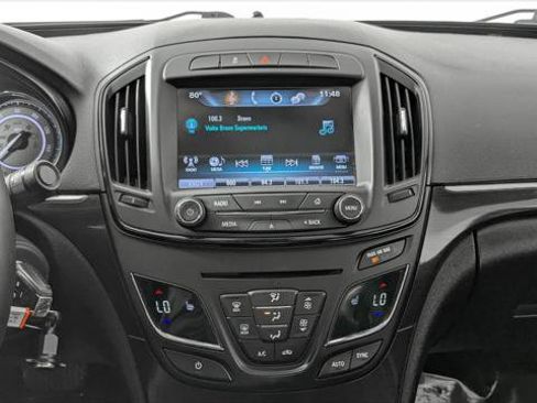 Used 2017 Buick Regal Sport Touring FWD image 23