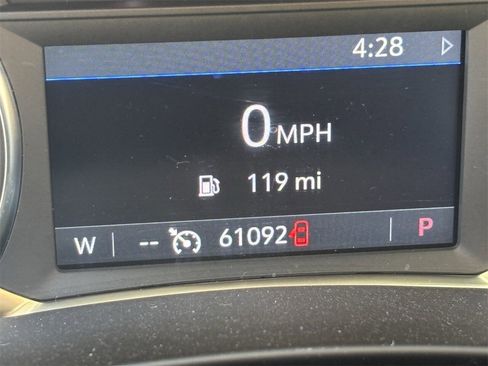 Used 2024 GMC Terrain SLT image 9