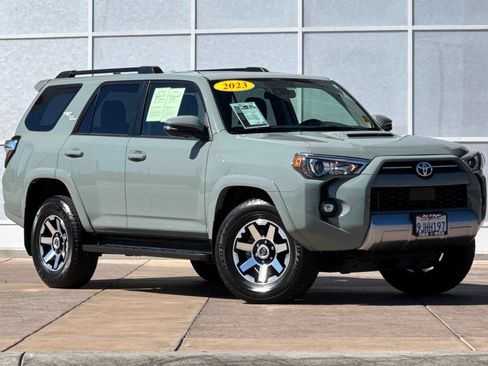 Used 2023 Toyota 4Runner TRD Off-Road Premium w/ Moonroof Package AWD/4WD image 2