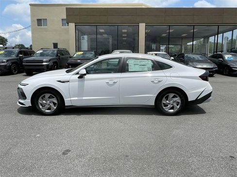 New 2025 Hyundai Sonata SE image 2